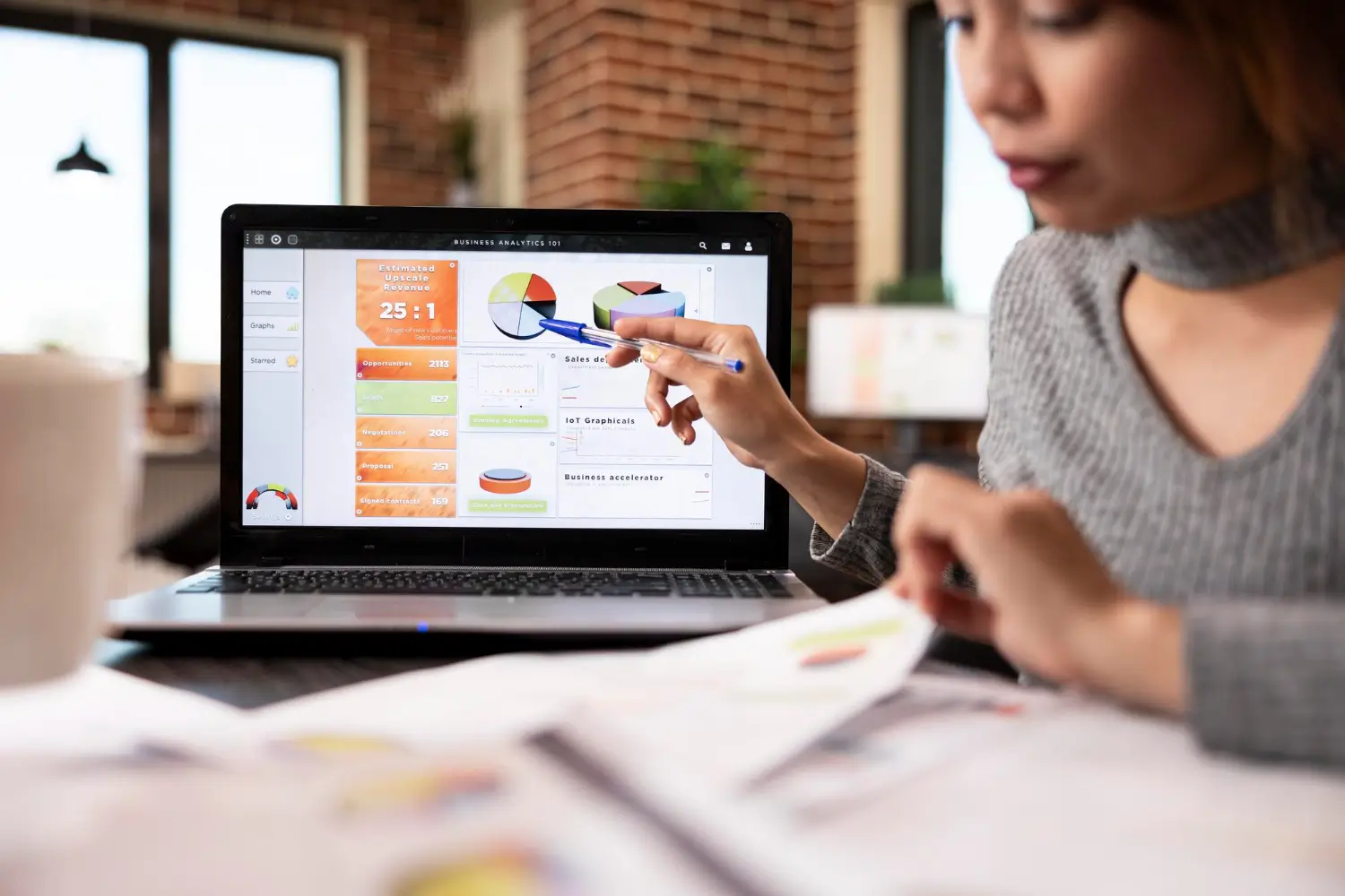 tailus stats and login components